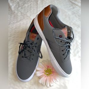 Levi’s canvas sneakers